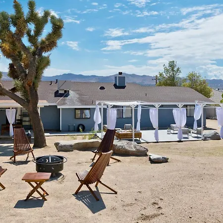 Desert Dream Oasis - Spa, Cabana, Firepit, Disney And Hulu